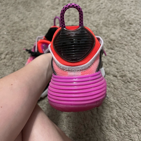 Discontinued Nike Air Max 2090 Iced Lilac Fire Pink lace up sneakers - Picture 5 of 7